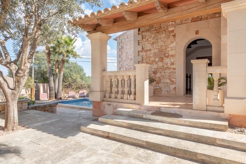 Holiday Home "Es Cantó" with Air Conditioning, Pool, Wi-Fi and Terrace