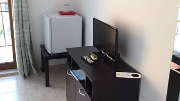 Double Room, Balcony | Minibar, individually decorated, blackout drapes, iron/ironing board