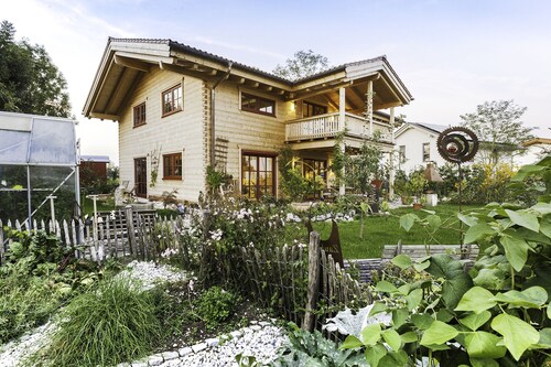 Traumhafte Ferienwohnung im  Blockhaus vor den Bergen