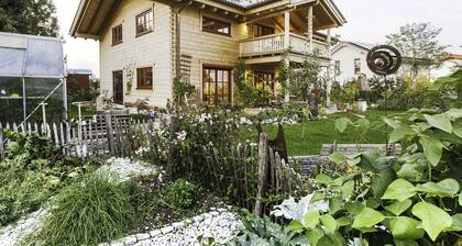 Traumhafte Ferienwohnung im Blockhaus vor den Bergen