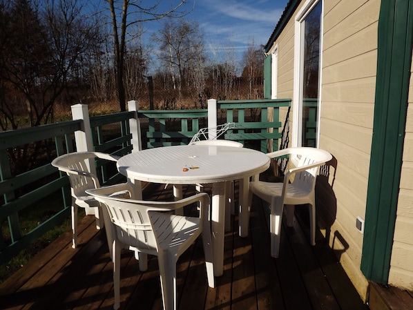 Mobile Home (Vert) | Terrace/patio