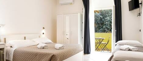 Quadruple Room, Balcony | In-room safe, blackout drapes, soundproofing, free WiFi