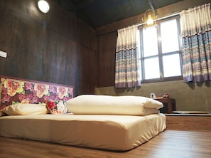 Blackout drapes, free WiFi, bed sheets - Tainan-Inn (Tainan)