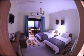 Phòng (Coast View) | Minibar, két bảo mật tại phòng, bàn, bàn ủi/dụng cụ ủi quần áo