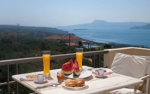 Panoramic Studio, 1 Bedroom, Ocean View, Mountainside (East) | Terrace/patio