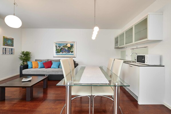 Luxury Apartment, 1 Bedroom, Balcony (3) | Dining room
