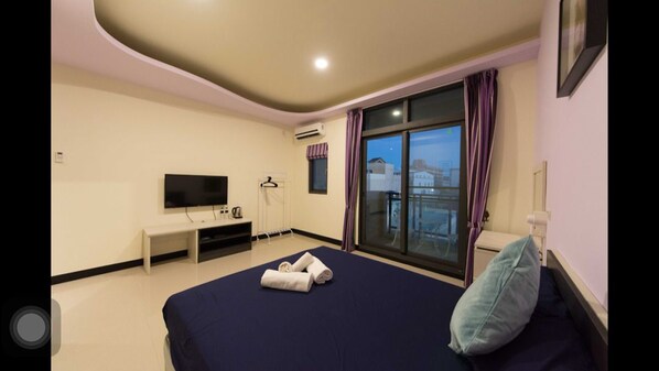 Deluxe Double Room, Balcony | Desk, soundproofing, free WiFi - Kenting Orange Homestay (Hengchun)