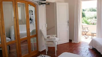 In-room safe, blackout curtains, soundproofing, free WiFi