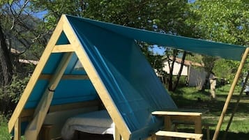 Economy tent, 1 slaapkamer, gemeenschappelijke badkamer (Mistral 2 pers) | Individueel gedecoreerd, individueel gemeubileerd, gratis wifi