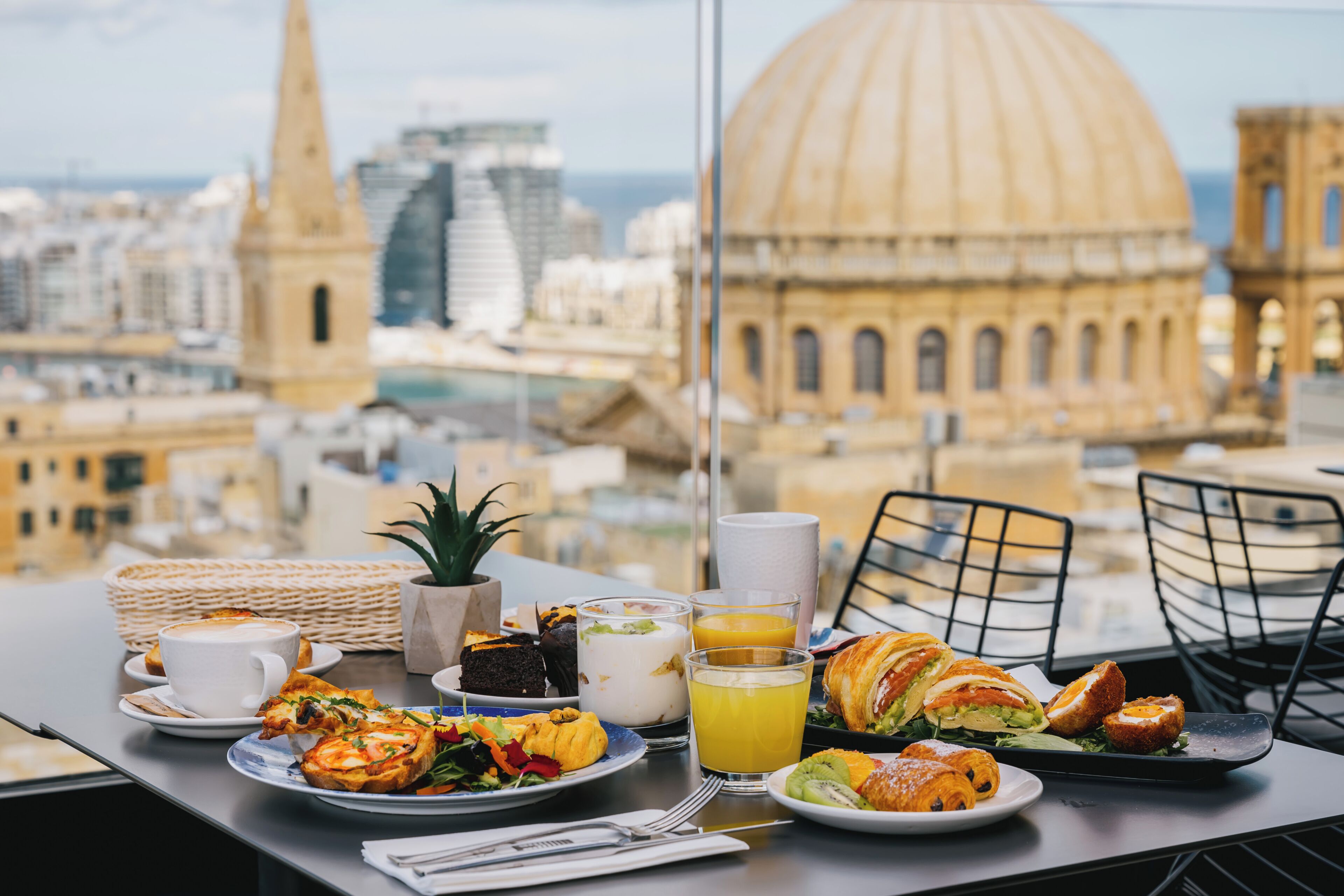 Desayuno buffet todos los días (con cargo)