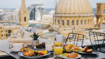 Desayuno buffet todos los días (con cargo)