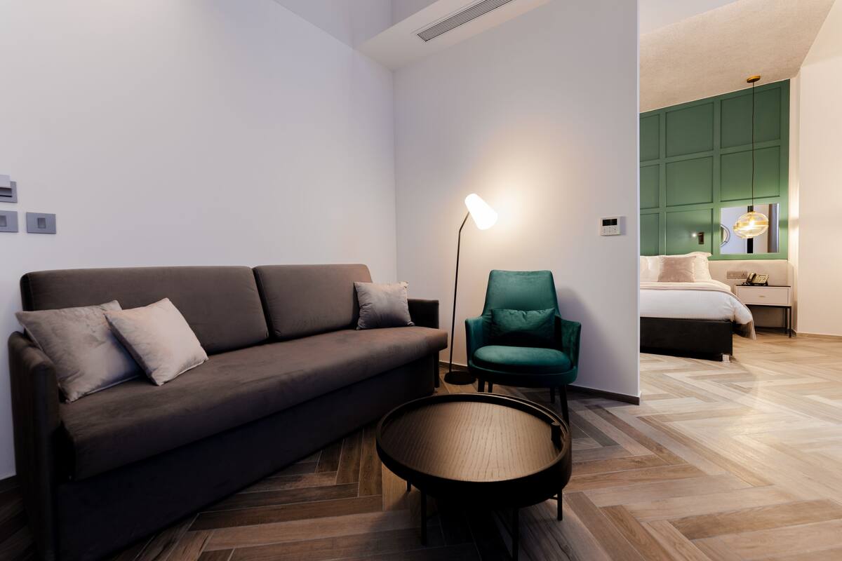 Deluxe Family Room  | เครื่องนอนระดับพรีเมียม, เตียงเมมโมรีโฟม, ตู้นิรภัยในห้องพัก, โต๊ะทำงาน