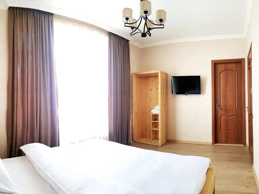 Doppia Standard, vista montagna | Minibar, tende oscuranti, insonorizzazione, Wi-Fi gratuito