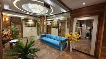 Quarto superior, 1 cama King, vista para a cidade | Fachada