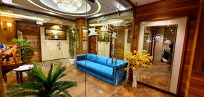 Super Deluxe Room | In-room dining - Hotel Makhan Residency (Amritsar)