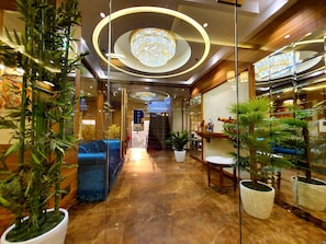 Superior Room, 1 King Bed, City View | In-room dining