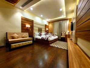 Super Deluxe Room | In-room dining