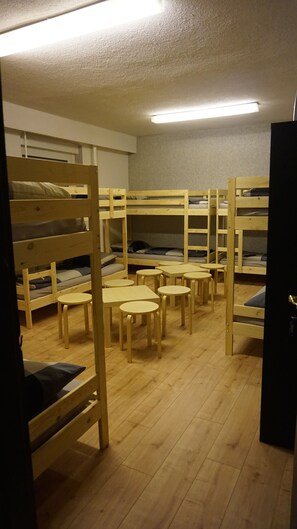 Standard Shared Dormitory, Multiple Beds, Shared Bathroom (City Oase VI)