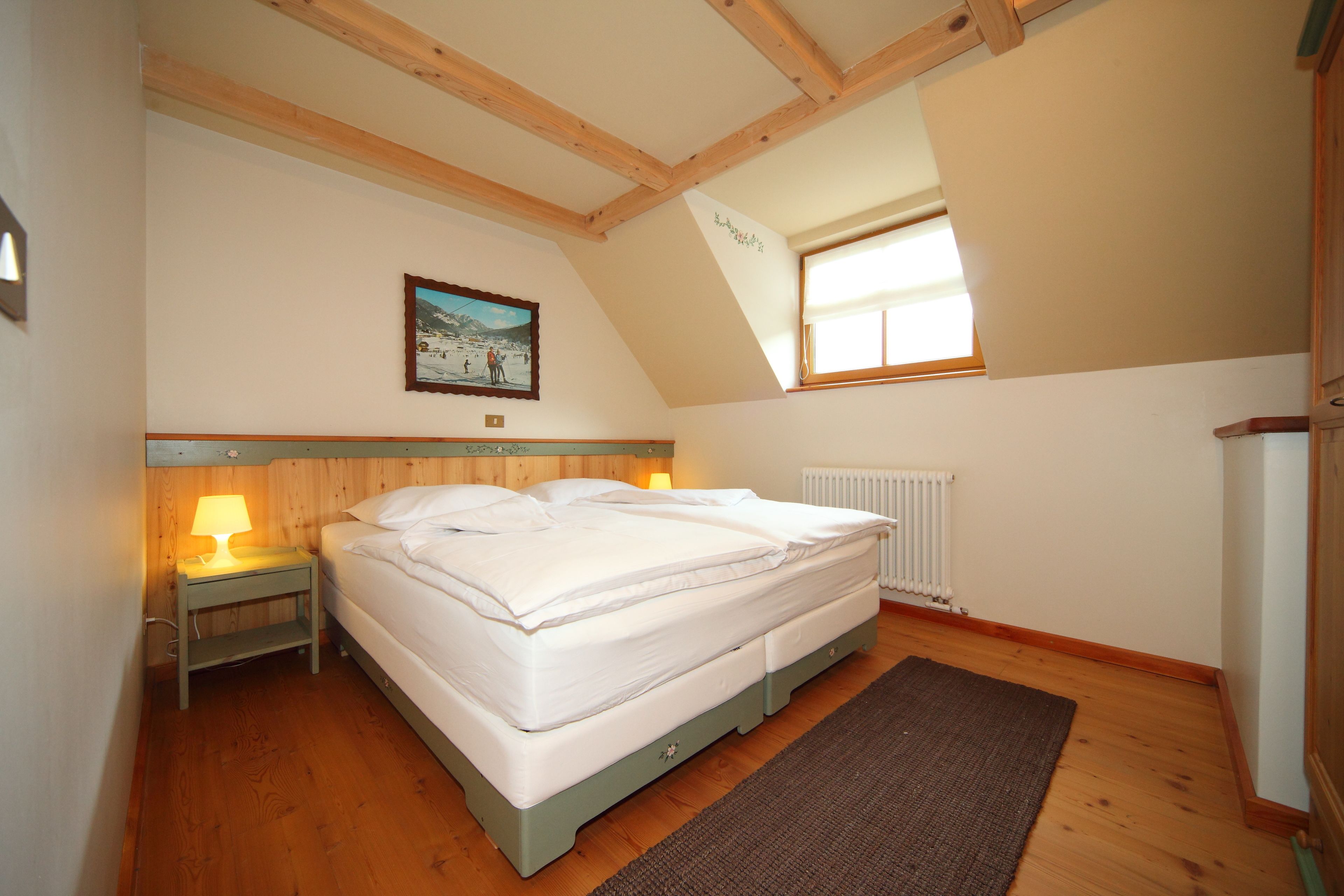 2 bedrooms, free cots/infant beds, free WiFi, bed sheets