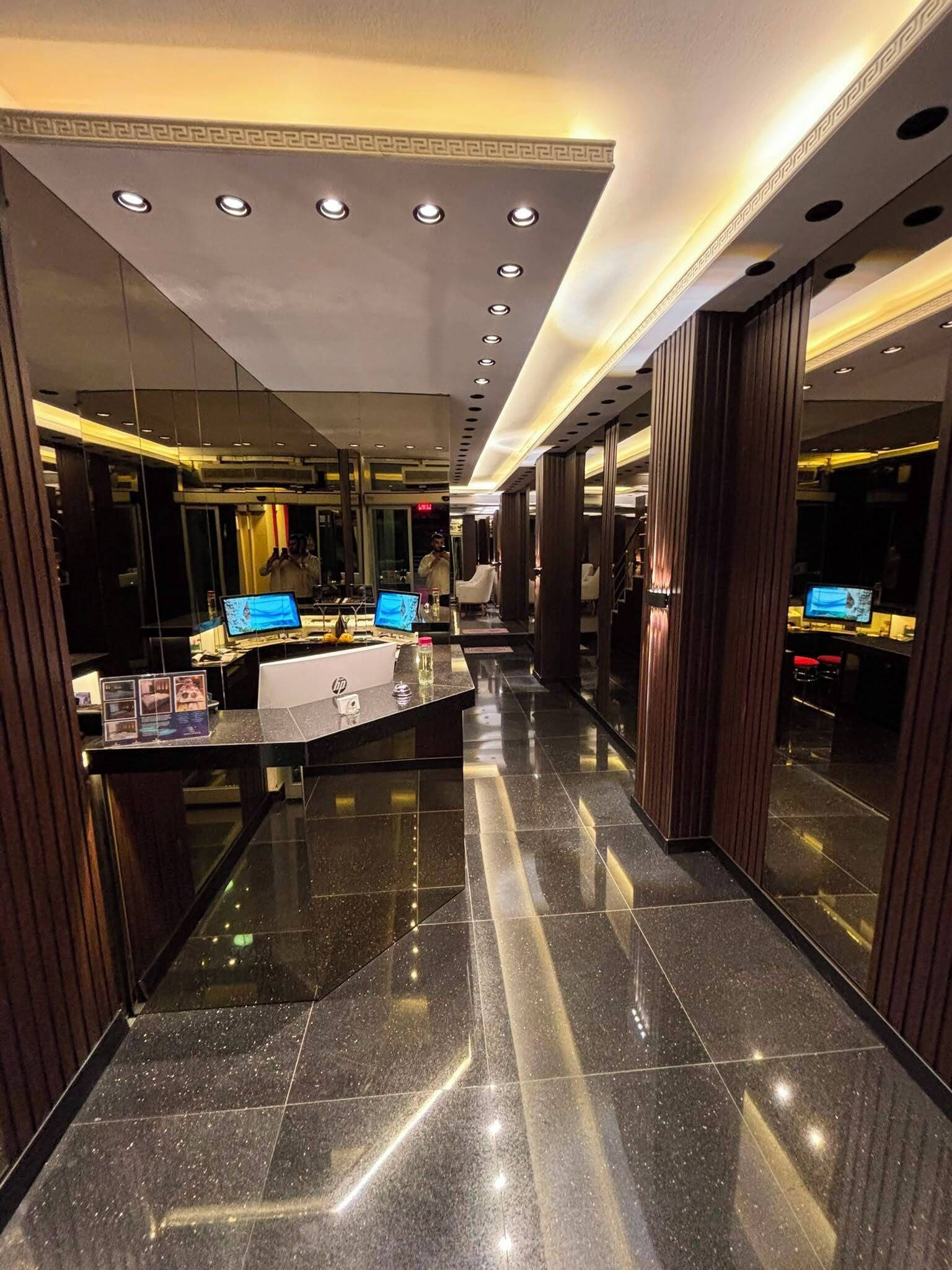 Photo - Admiral Hotel