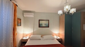 Standard Double Room, Multiple Beds, City View | Desk, free WiFi, bed sheets - Rooms Center of Trogir (Trogir)