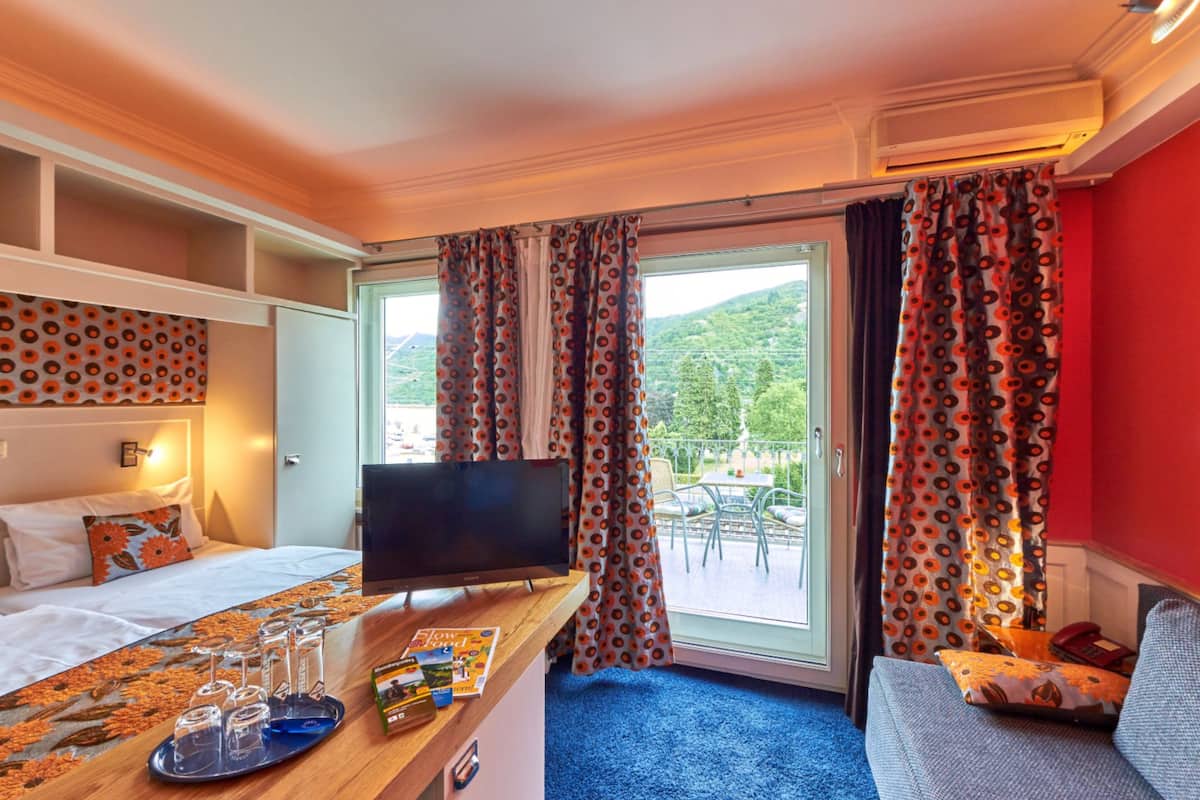 minibar, in-room safe, individually decorated, blackout curtains