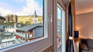 Chambre Familiale, 1 grand lit et 1 canapé-lit | Vue de la chambre