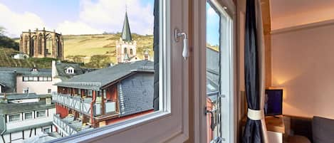 Chambre Familiale, 1 grand lit et 1 canapé-lit | Vue de la chambre