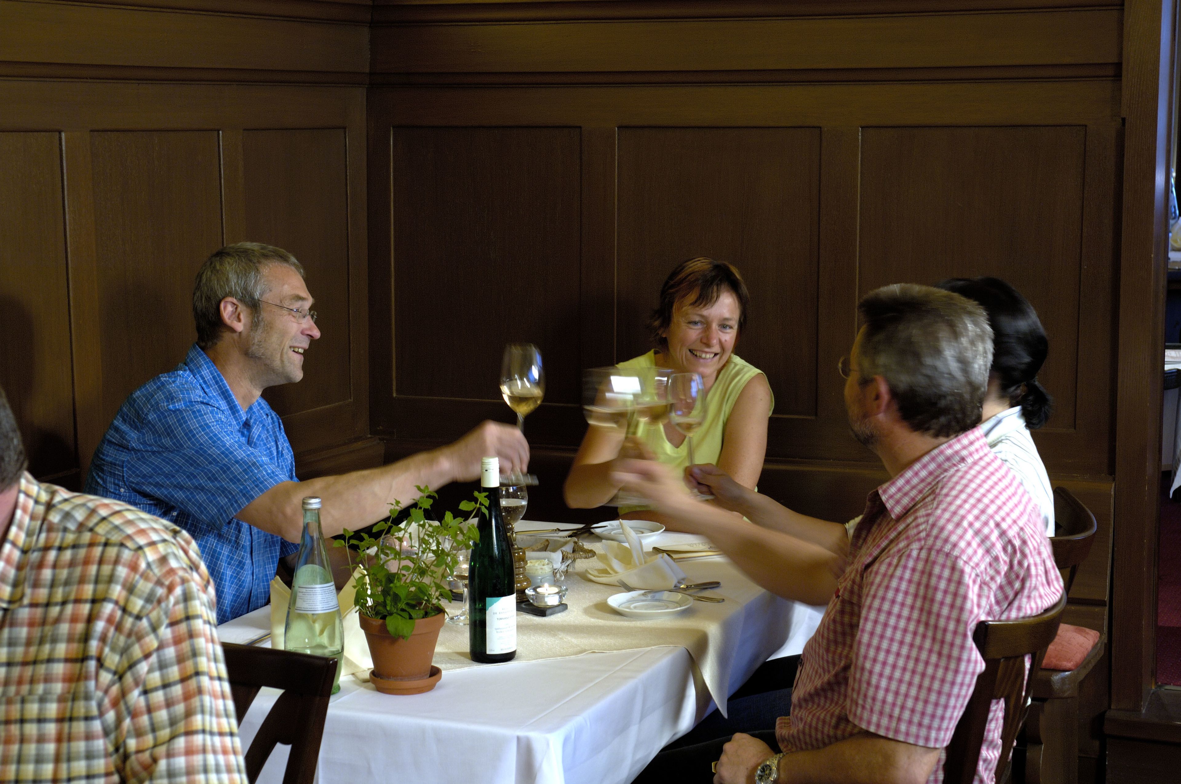 lunch, dinner served; local cuisine, al fresco dining