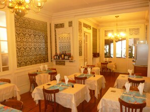 Breakfast, lunch, dinner served; French cuisine  - Le Riviera (Vichy)