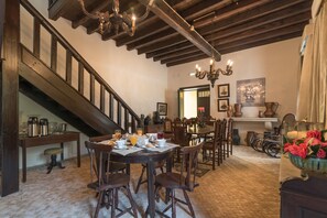 Petit déjeuner continental compris tous les jours