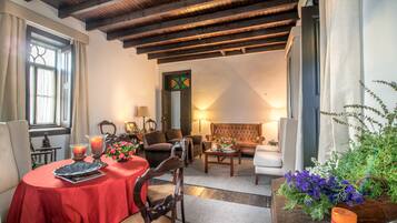Sala de estar en el lobby