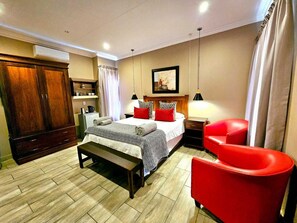 Habitación estándar doble | Decoración individual, mobiliario individual, escritorio