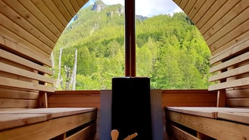 Sauna seca, banheira de hidromassagem
