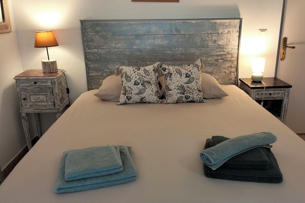 Traditional-Doppel- oder -Zweibettzimmer, 1 Queen-Bett, Bergblick (Mazeliere)