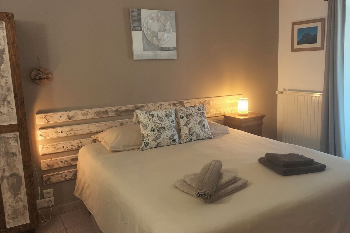 Traditional-Doppel- oder -Zweibettzimmer, 1 Queen-Bett, Bergblick (Fere)