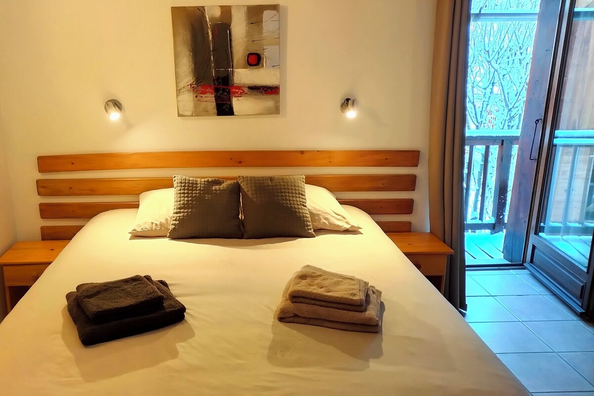 Traditional-Vierbettzimmer, Mehrere Betten, Bergblick (Meale)