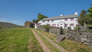 Cottage | Property grounds