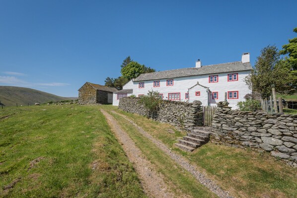 Property grounds - Carhullan Farmhouse (Penrith)