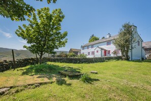 Cottage | Property grounds - Carhullan Farmhouse (Penrith)