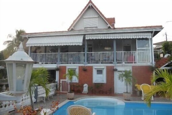 Exterior - Studio in villa with pool, garden and vehicle access at LAMENTIN in Martinique (Lamentin)