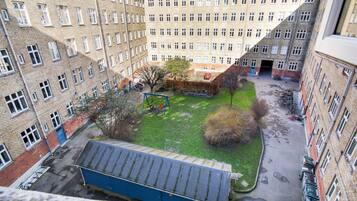 Lejlighed - 1 queensize-seng | Udsigt til gårdsplads