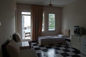 1 quarto, escrivaninha, Wi-Fi de cortesia