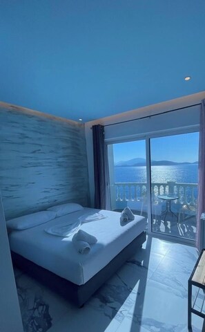 Double Room, Sea View | Premium bedding, desk, soundproofing, free WiFi - Kalemi's Beachside Hotel (Sarandë)