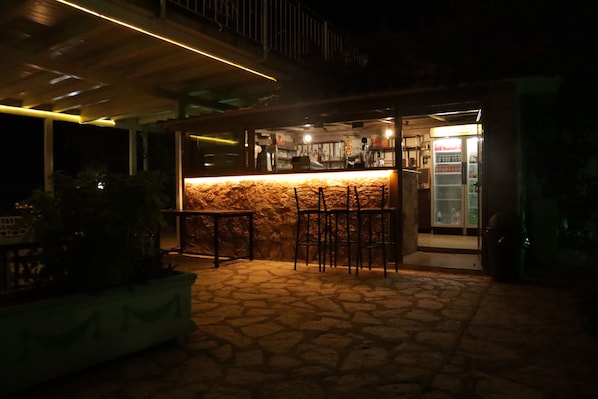 Bar (in der Unterkunft)