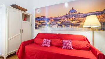 1 bedroom, in-room safe, iron/ironing board, free WiFi