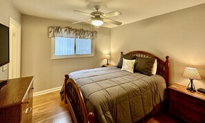 3 bedrooms, iron/ironing board, free WiFi, bed sheets - Rare Opportunity! 3 Bedroom, Dog Friendly Sparrow Pond Cottage (Kiawah Island)