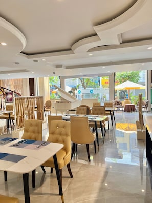 Dinner served - Sabina Hotel 2 (Ho Chi Minh City)