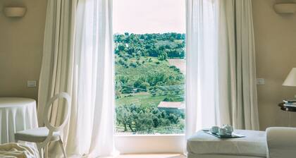 Charm and hospitality at 500 meters from the sea. Pool surrounded by greenery