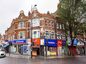 Front of property - Broadway Inn (Southall)